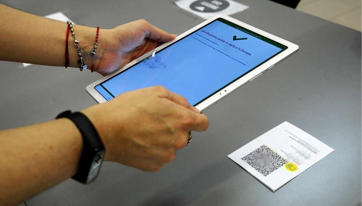 Obbligo di green pass per tutti i lavoratori nel pubblico e nel privato