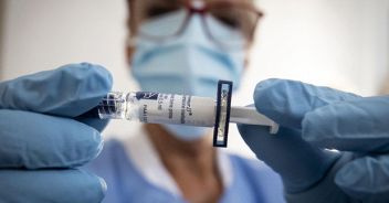 Antinfluenzale e anti Covid si potranno fare insieme