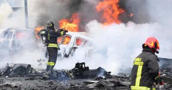 Milano, si schianta aereo: furto sul luogo dell'incidente. La denuncia