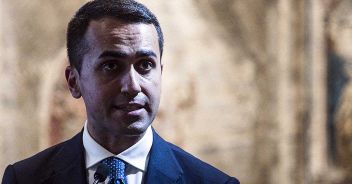 M5S, Di Maio: "Denigrato per lavori umili fatti per pagare gli studi"