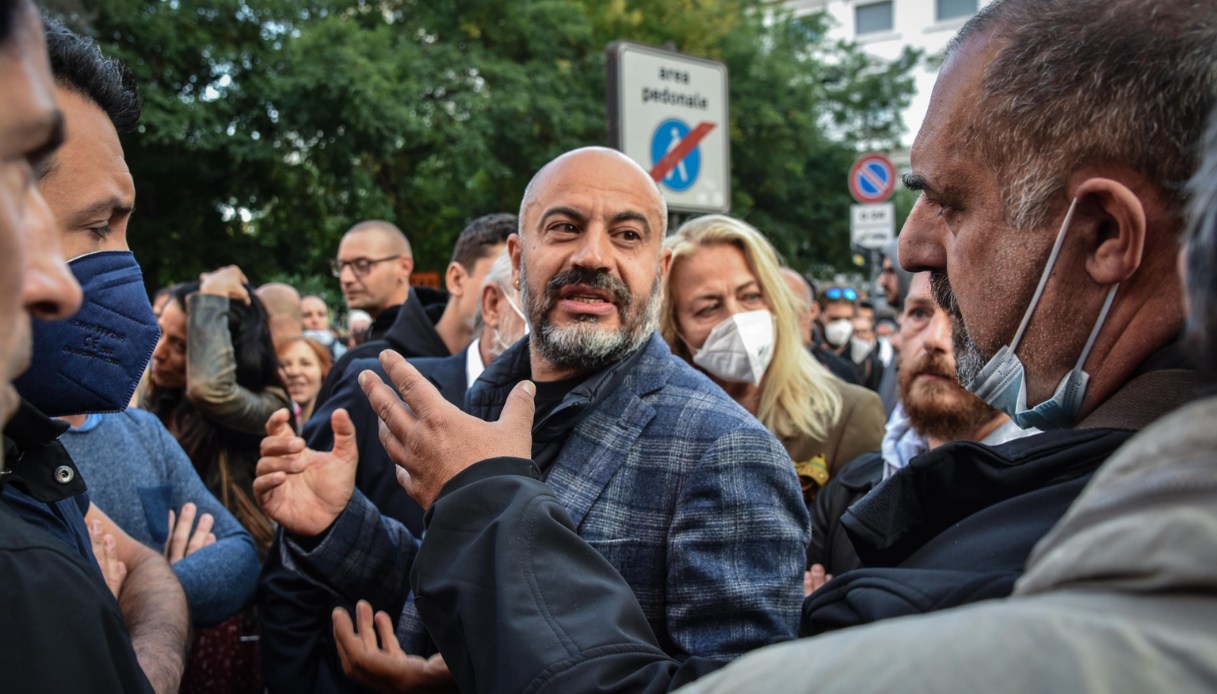 No green pass, Paragone organizza corteo: la manifestazione