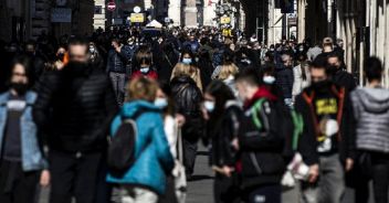 Vaccini, dal 95% all'82% la protezione dopo 6 mesi