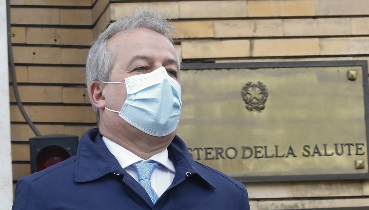 Franco Locatelli favorevole alle mascherine all'aperto.