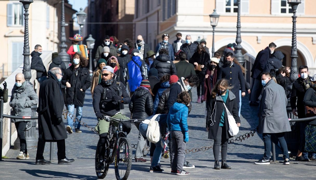 Mascherina Obbligatoria All'aperto In Tutta Italia: L'ipotesi. Le ...