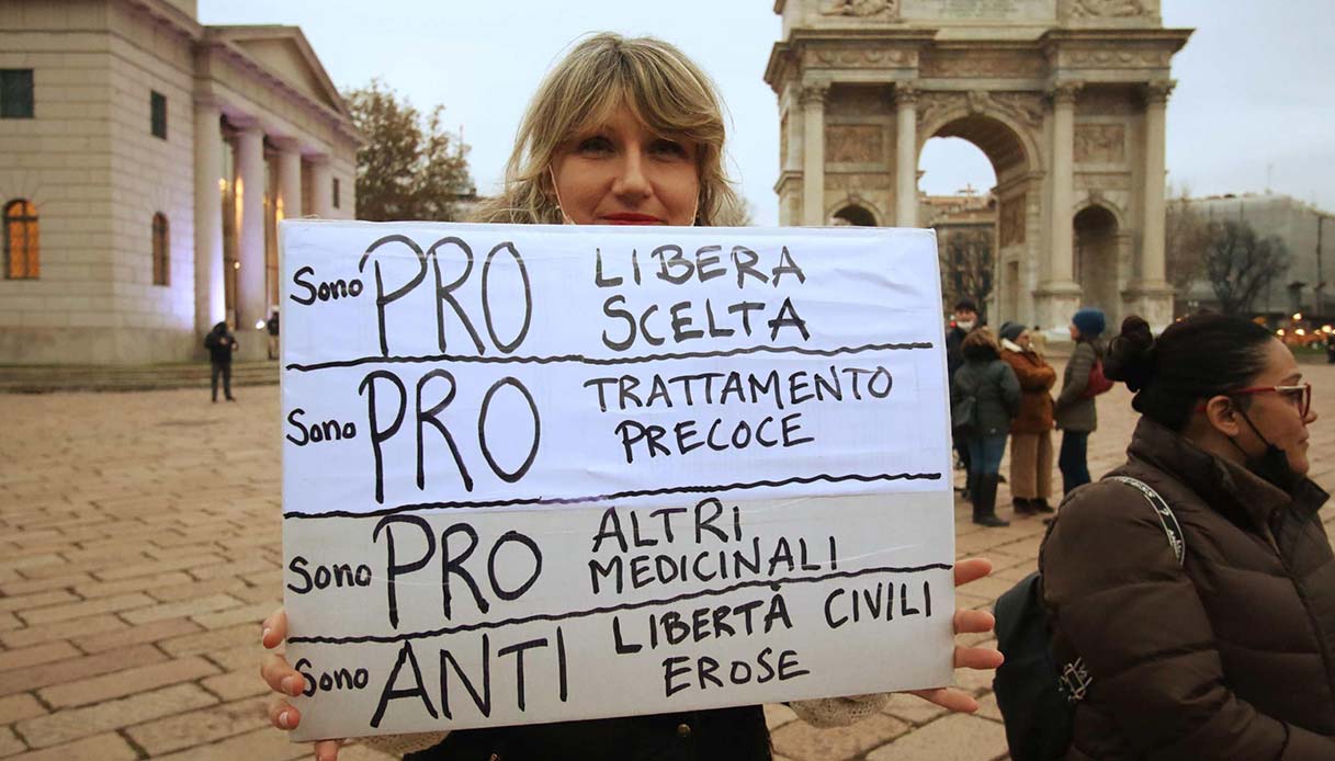 Il 20esimo sabato consecutivo di protesta non ha coinvolto tante persone quanto quelli precedenti, come aveva già anticipato il prefetto di Milano