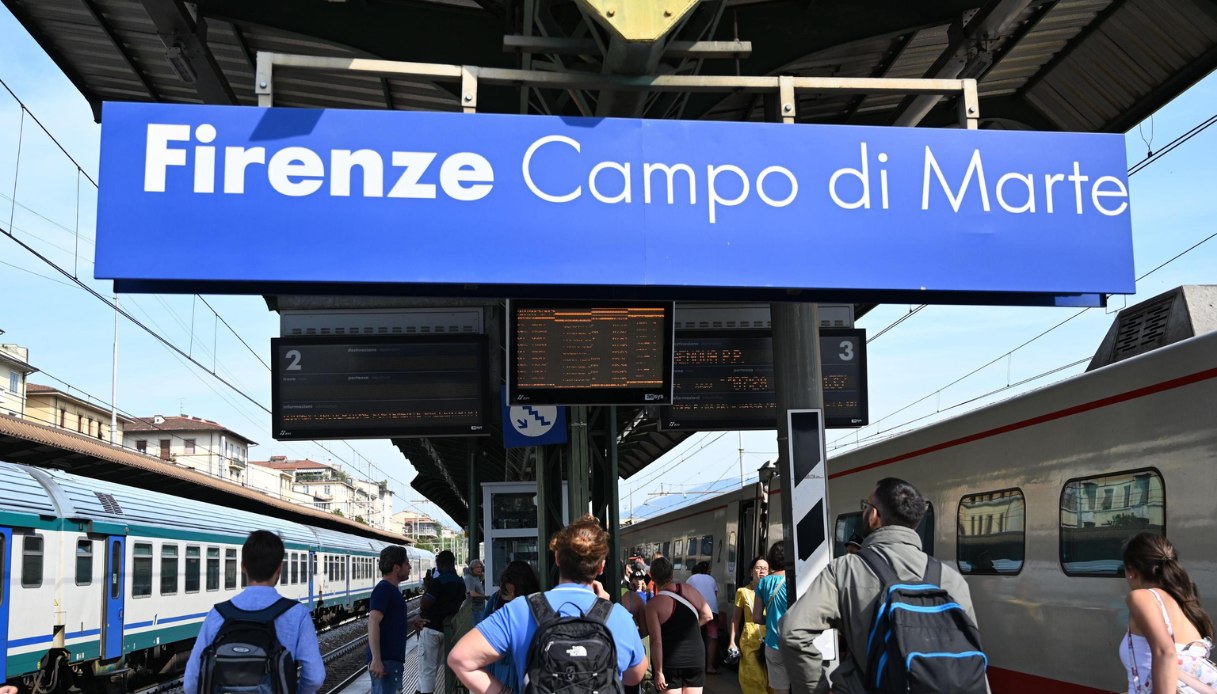 Caos Treni, ritardi fino a tre ore in tutta Italia: guasto sul nodo ferroviario di Firenze