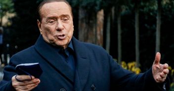 Berlusconi frena su Draghi al Quirinale, reazione durissima di Letta: "Parole gravi". Si accende lo scontro