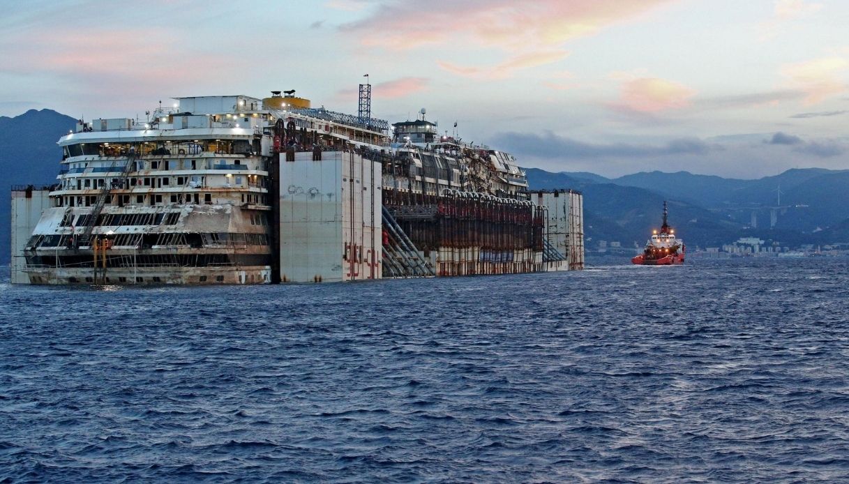 Costa Concordia, cronaca di un disastro: docu-drama che ricostruisce naufragio, giovedì 13 gennaio in tv