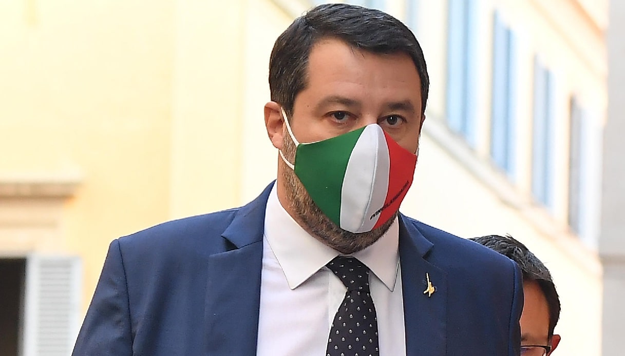 Matteo Salvini, mascherina.
