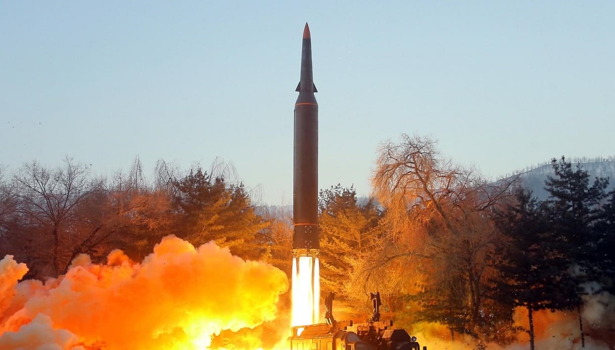 Corea del Nord, lancio del missile ipersonico.