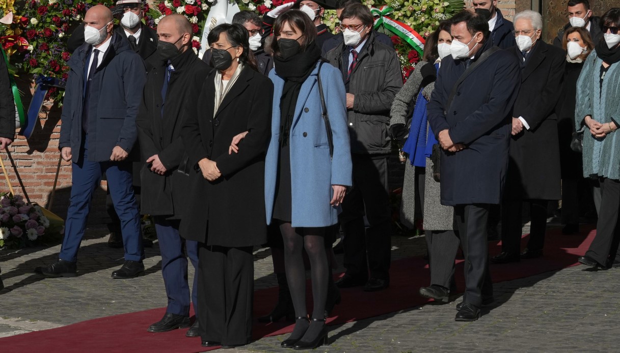 Funerale David Sassoli, l'ultimo saluto al presidente del Parlamento europeo: a Roma i funerali di Stato