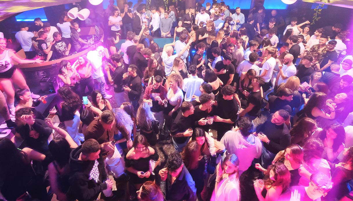 Riapertura discoteche, quali sono le nuove regole dal Green pass alla