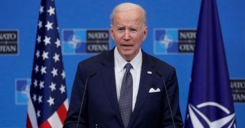 Joe Biden annuncia alla Nato: "Se Putin lancia armi chimiche risponderemo"