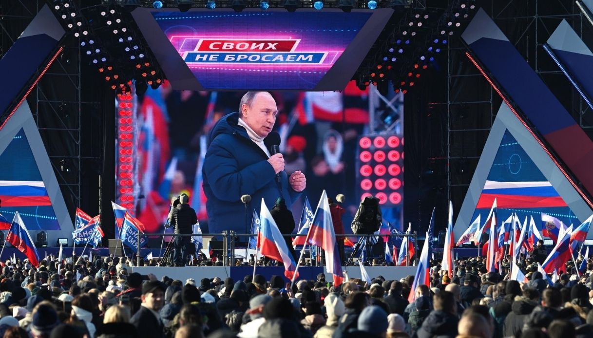 Russia, giallo sul discorso di Putin tagliato dalla tv di stato: cosa è successo e perché