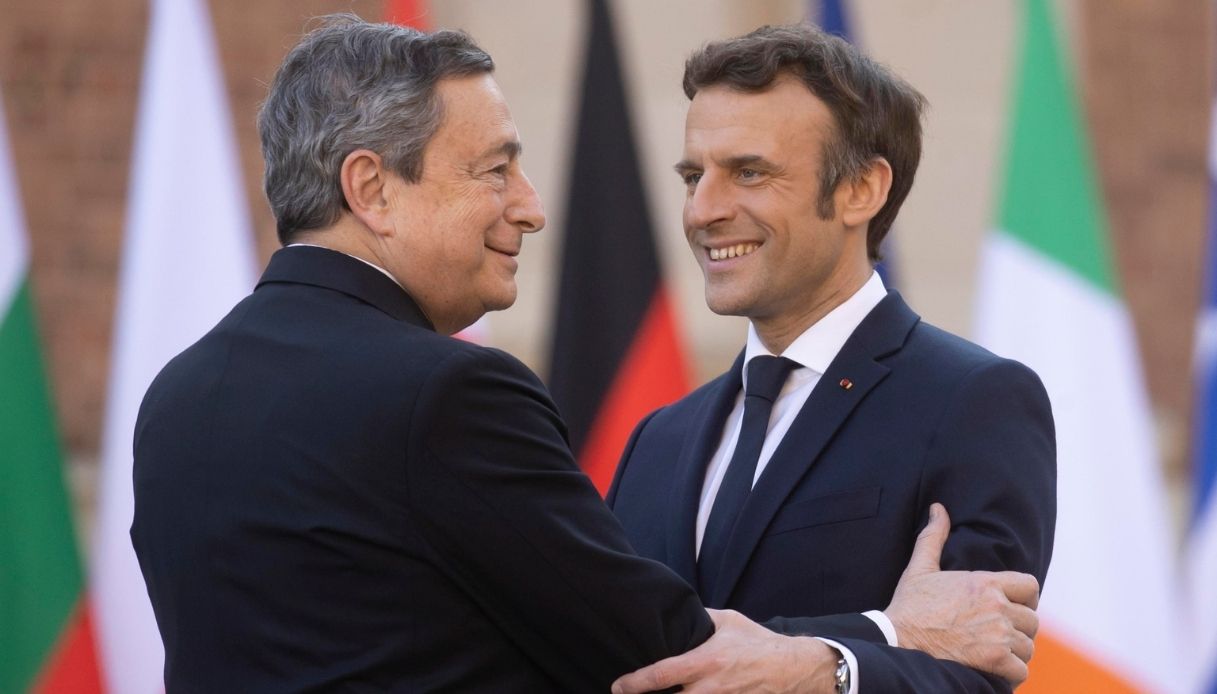 Draghi Incontra Macron A Versailles: Il Punto Sul Recovery Della Guerra ...