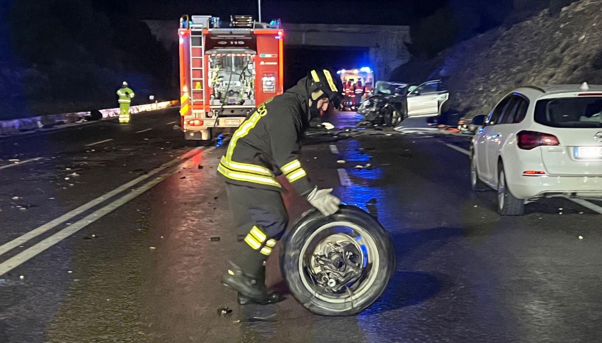 Incidente a Taranto, tre vittime e due feriti gravi per un frontale ...