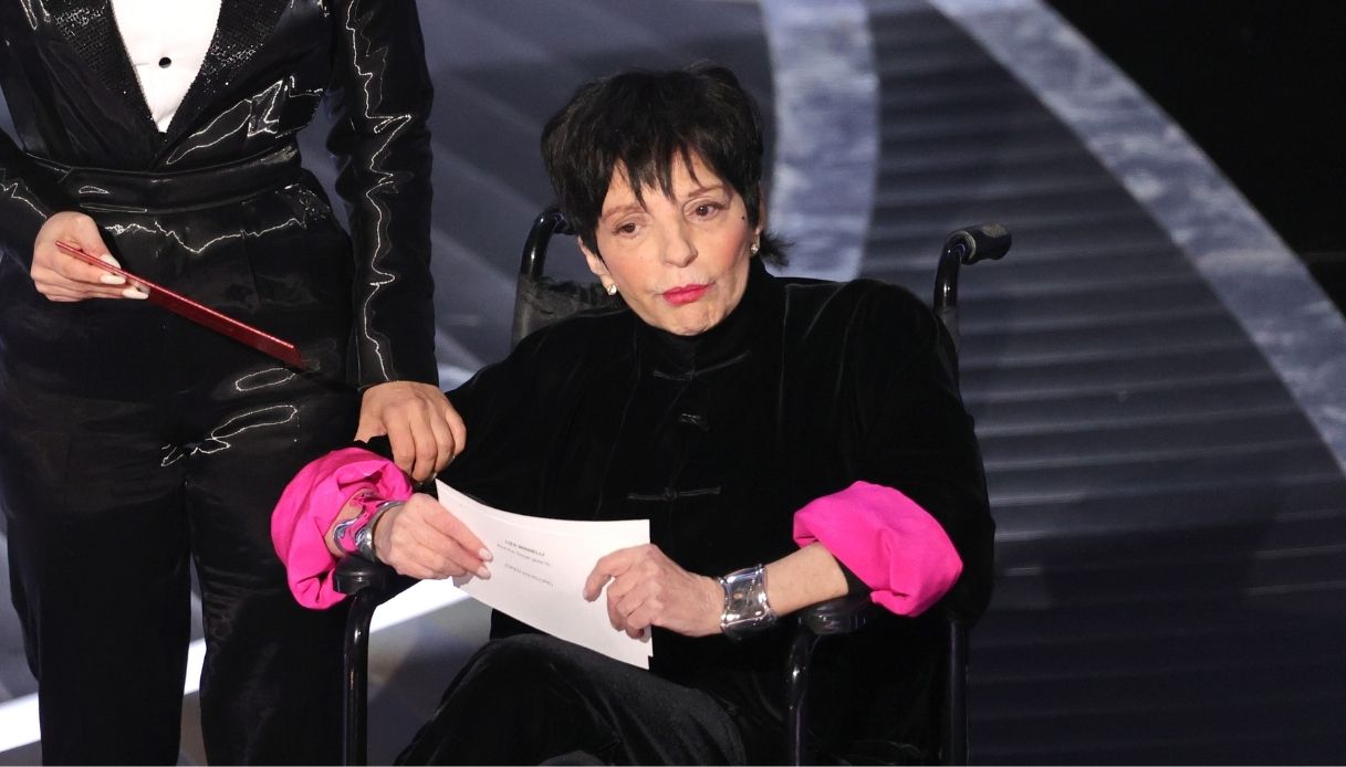 Perché Liza Minnelli era sulla sedia a rotelle agli Oscar 2022: come sta, calvario e malattia da affrontare