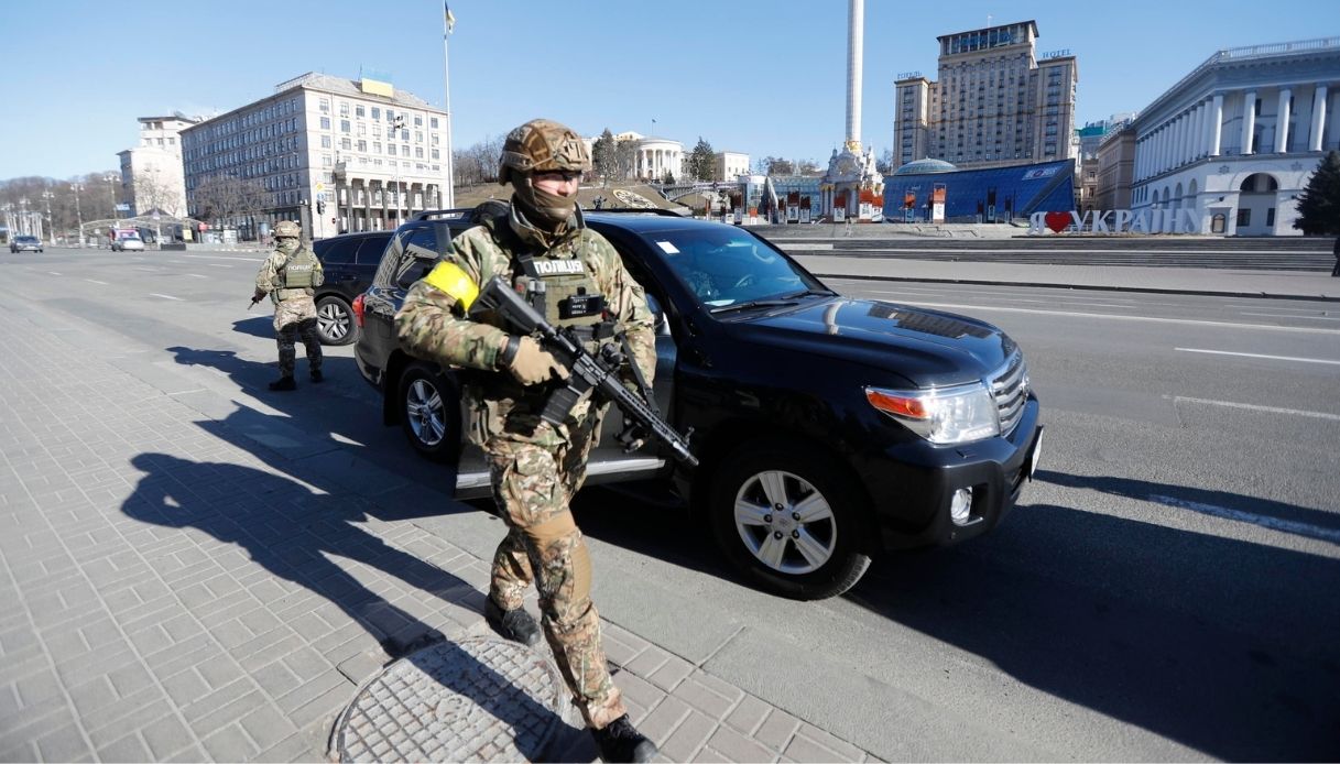 Niente truppe Usa a combattere contro i russi: la decisione del presidente Biden sulla guerra in Ucraina