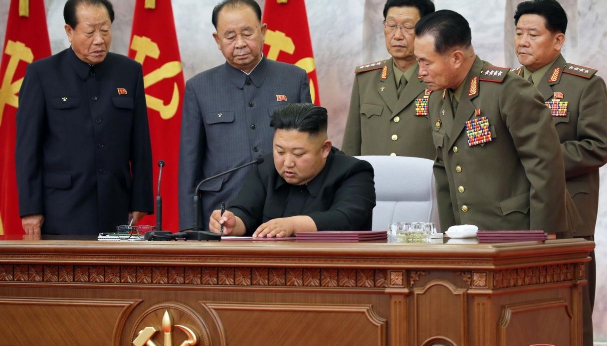 Dalla Corea del Nord nuovo missile verso il mar del Giappone, il Sud condanna: "Lanci senza precedenti"