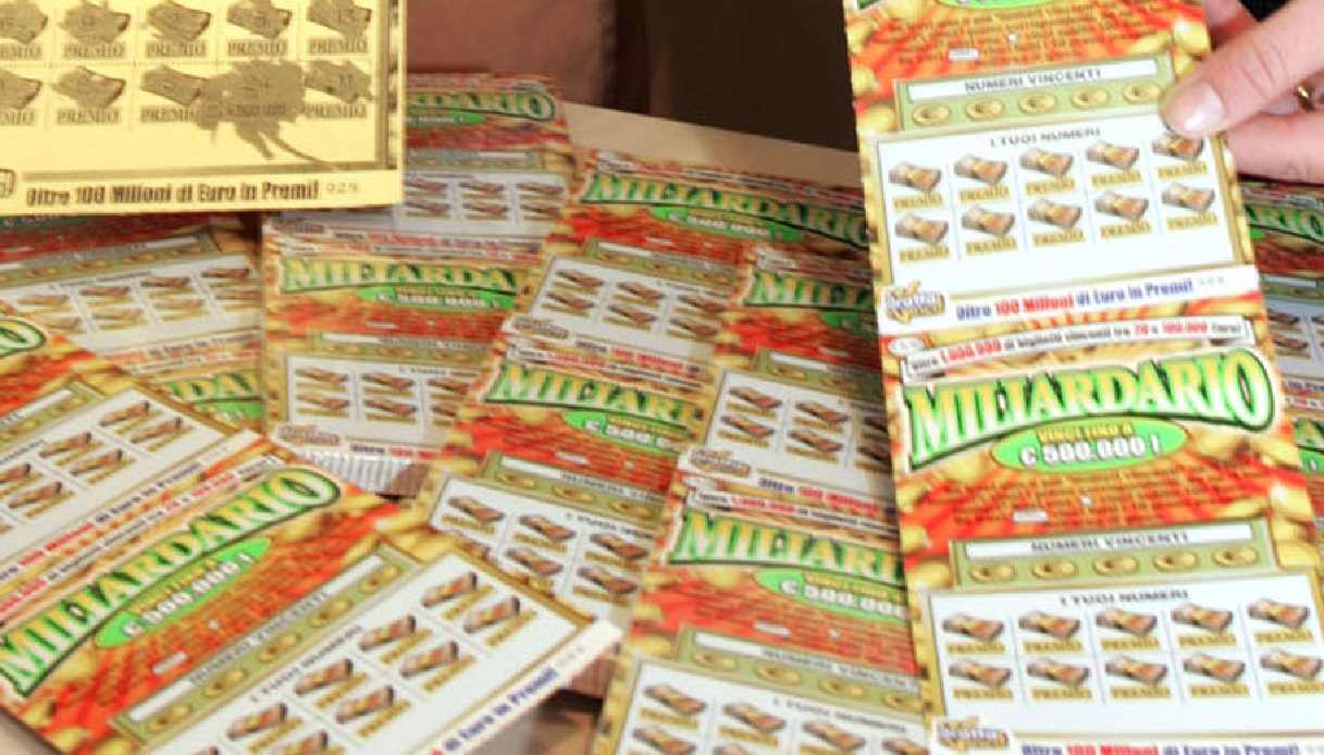 Falsificavano i Gratta e Vinci, denunciate tre persone lavoravano in