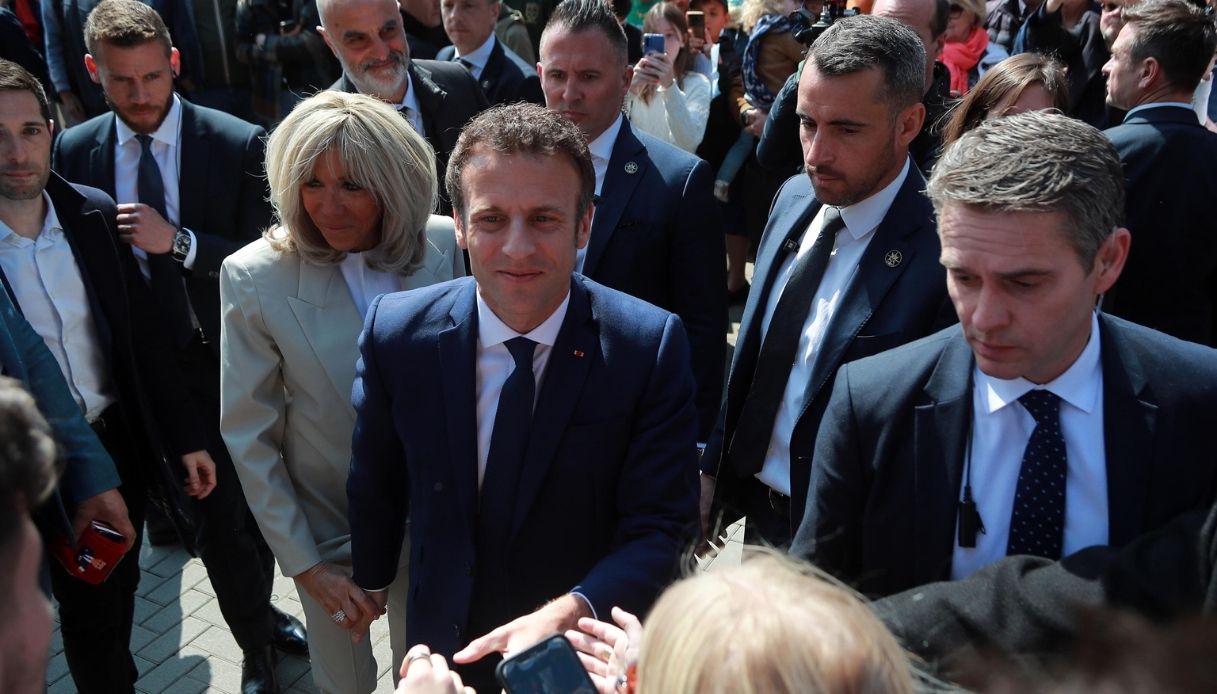 Elezioni Francia 2022, Macron rieletto: battuta Marine Le Pen, i dati e la grande festa a Parigi