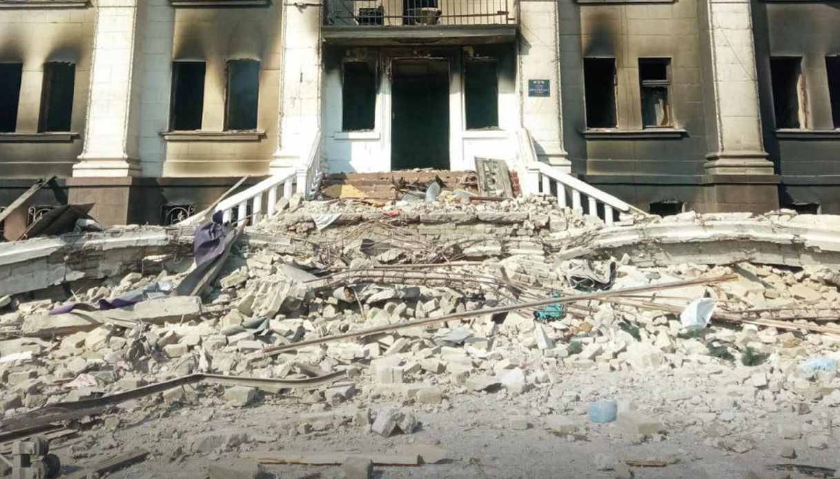 Mariupol dopo i bombardamenti.