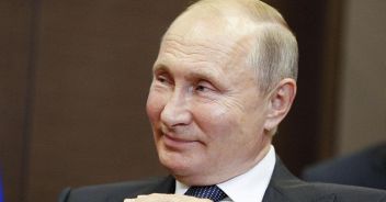 Come vedono i russi la guerra in Ucraina: "La denazificazione si fa tagliando le teste". Il dibattito in tv