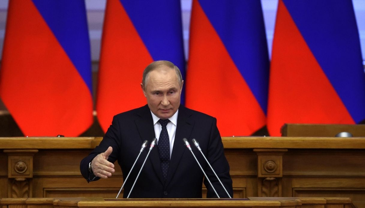 Biden sfida Putin: 33 miliardi all'Ucraina (20 in armi) per resistere