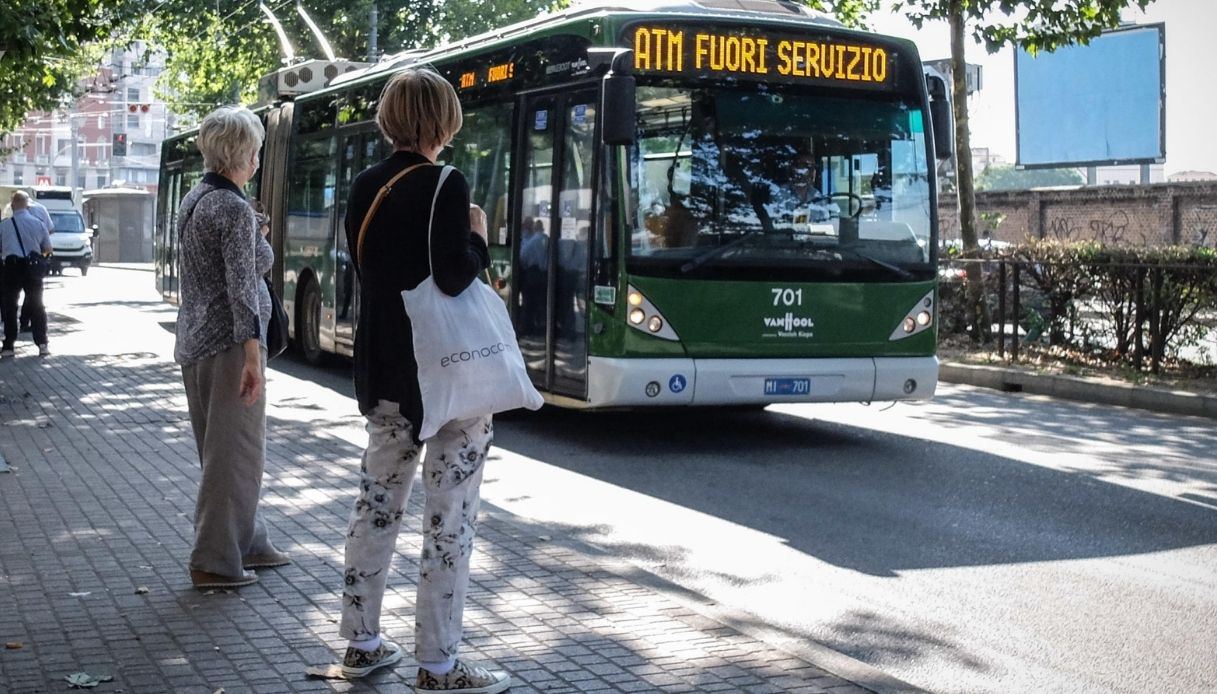 Sciopero Oggi 28 Aprile 2022: Si Fermano Bus, Tram E Metropolitane ...