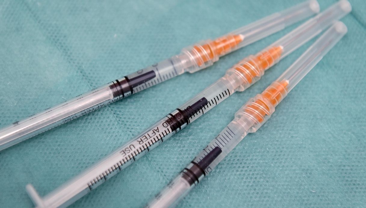 Quarta dose vaccino Covid per una fascia d'età in Italia: la data X. Chi dovrà farla e quando