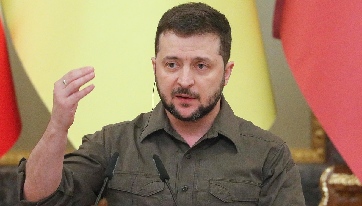 Il presidente ucraino Volodymyr Zelensky ha lanciato un nuovo avvertimento al mondo: Vladimir Putin potrebbe davvero usare le armi nucleari