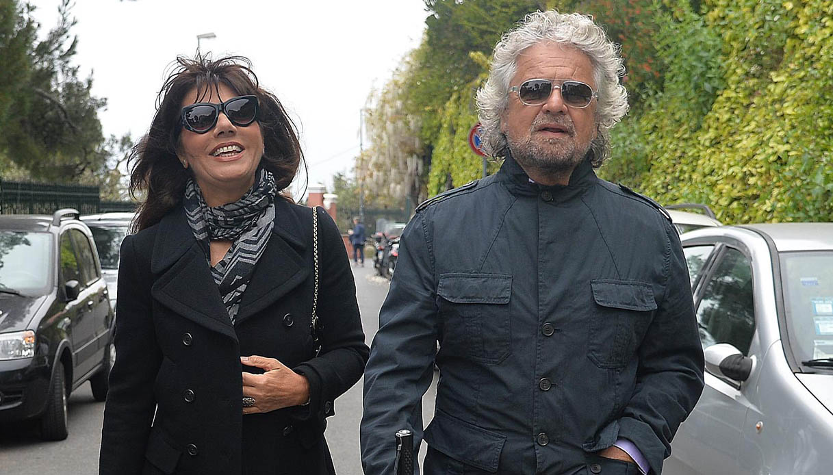 Beppe Grillo e la moglie.