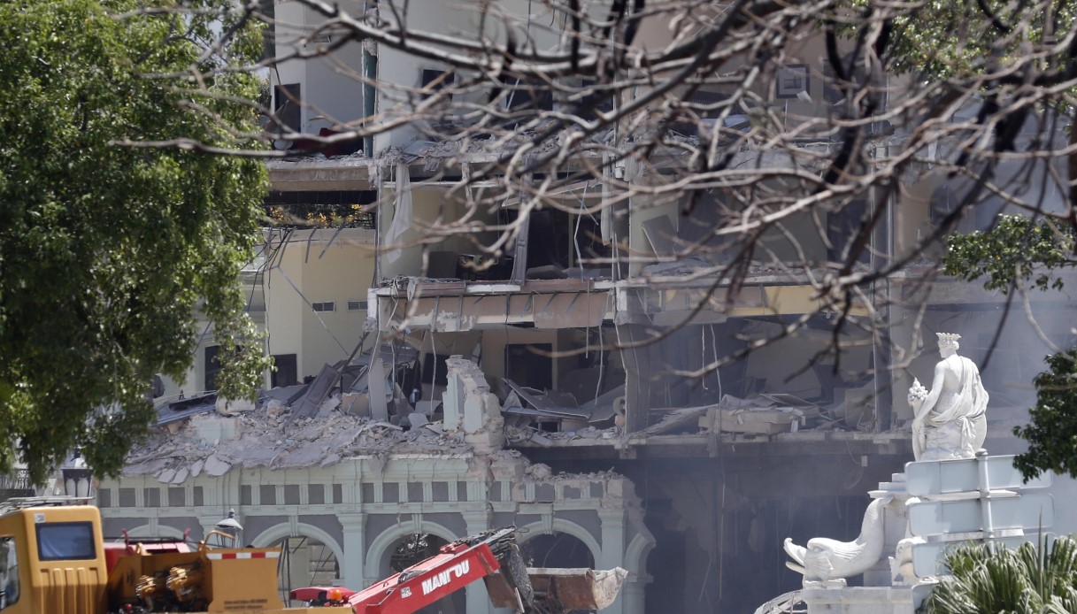 Cuba, l'Hotel Saratoga a L'Avana devastato da una forte esplosione. Ci sono morti e feriti