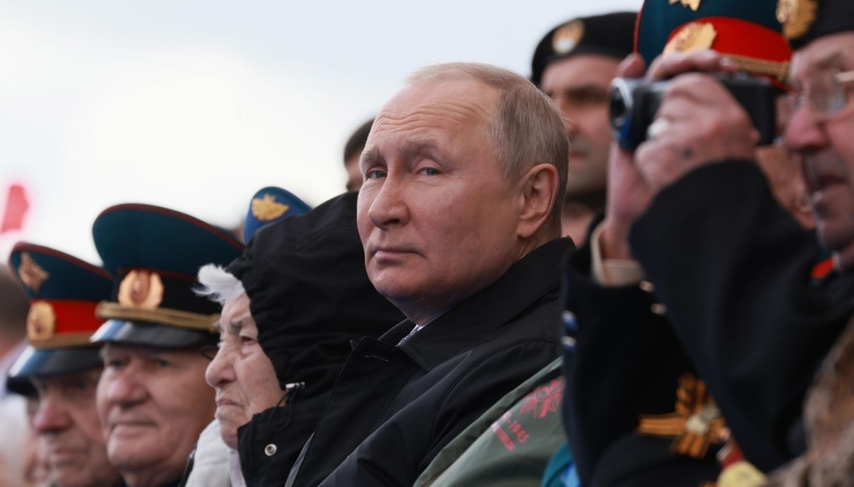 Putin incontra un uomo "misterioso": la teoria sul suo successore