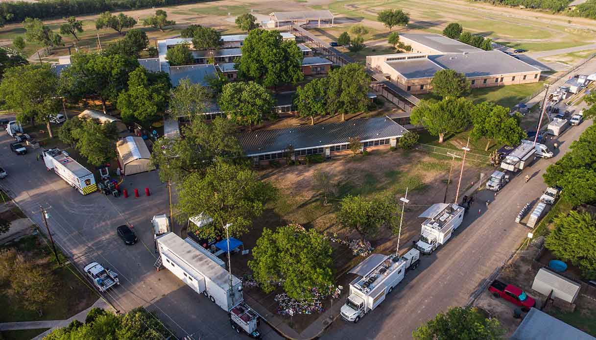 Foto aerea della scuola di Uvalde in Texas