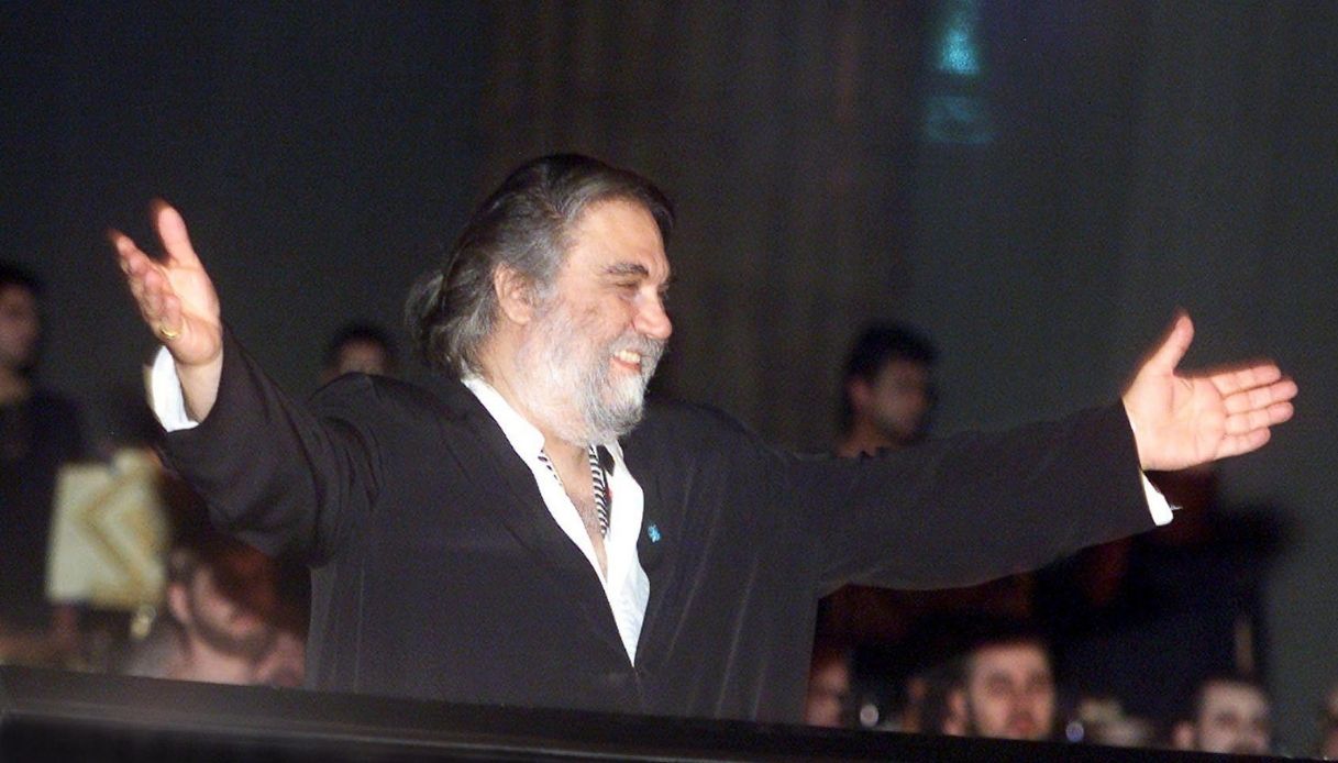 Morto Vangelis Papathanassiou, il compositore di Blade Runner: l'annuncio del primo ministro greco Mitsotakis