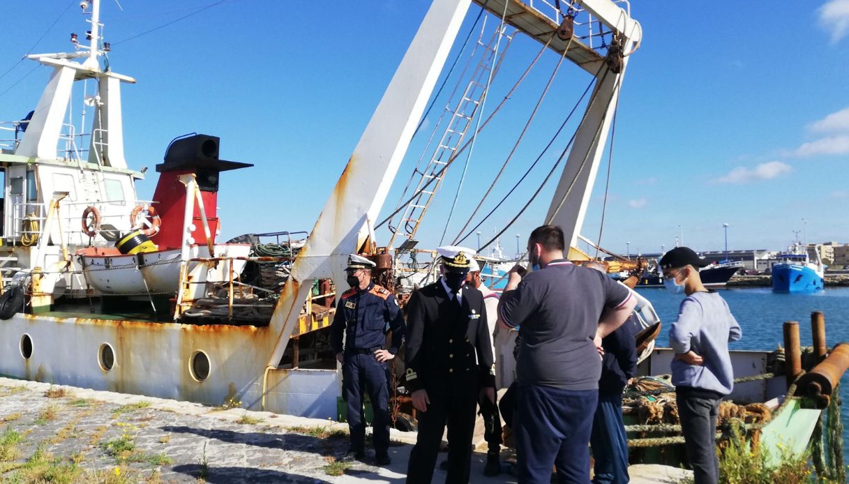 Spari contro pescherecci italiani, salvati dalla fregata Grecale