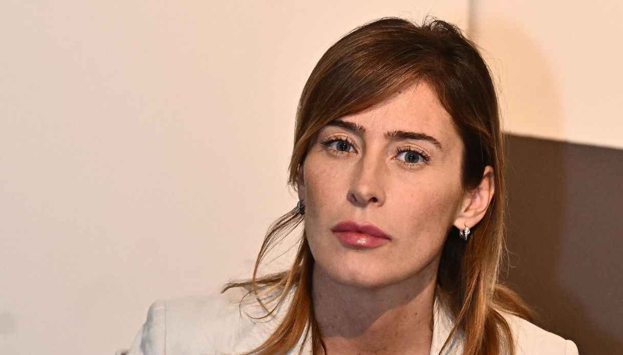 Banca Etruria, assolto papà Maria Elena Boschi: lacrime e sfogo per l'ex ministra. Renzi attacca