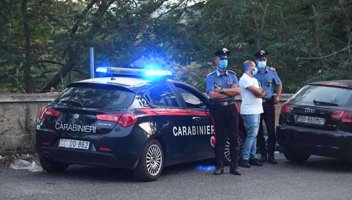 Castrì di Lecce, anziano trovato morto in casa: incappucciato e legato, giallo sull'esecuzione