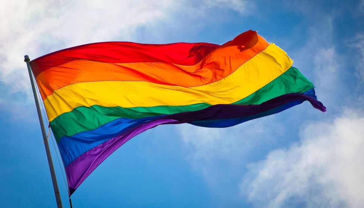 Giugno è il Pride Month 2022: com'è nata la lotta per i diritti LGBTQ+ e perché. Gli eventi città per città