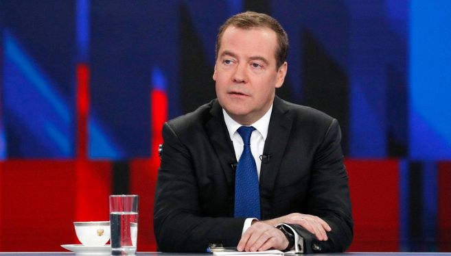 Nuovo affondo di Medvedev che minaccia l&#039;Ue: &quot;Potrebbe sparire prima che entri l&#039;Ucraina, sarebbe scandalo&quot;