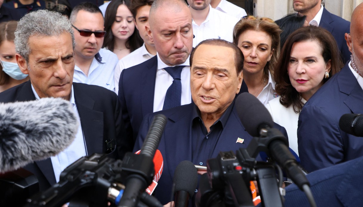 Berlusconi attacca la "giustizia politicizzata" e rompe il silenzio elettorale: critiche anche al Quirinale