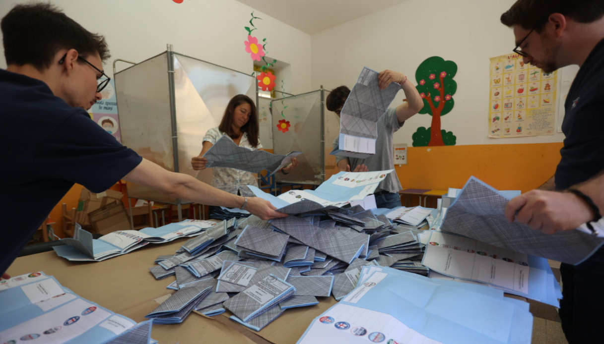 Elezioni comunali 26 giugno, lo spoglio per i ballottaggi con l'affluenza in calo: i primi risultati