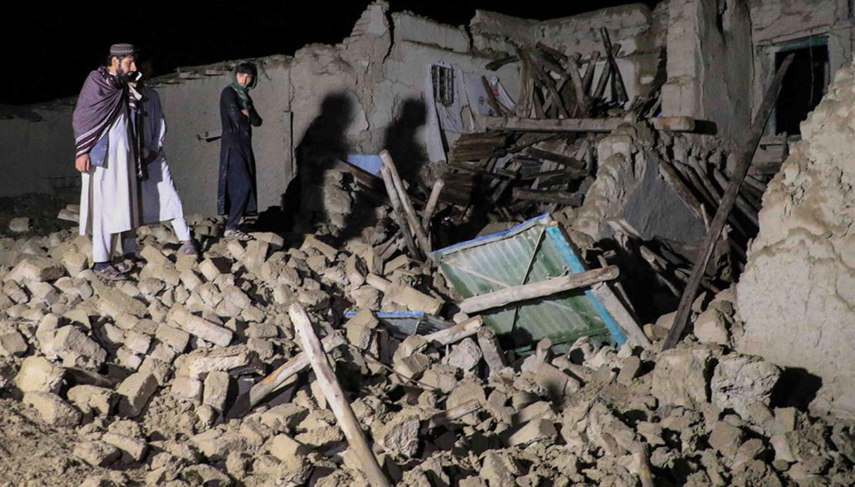 Terremoto in Afghanistan: pochi aiuti dall'Occidente ai talebani, situazione disperata tra crisi e siccità