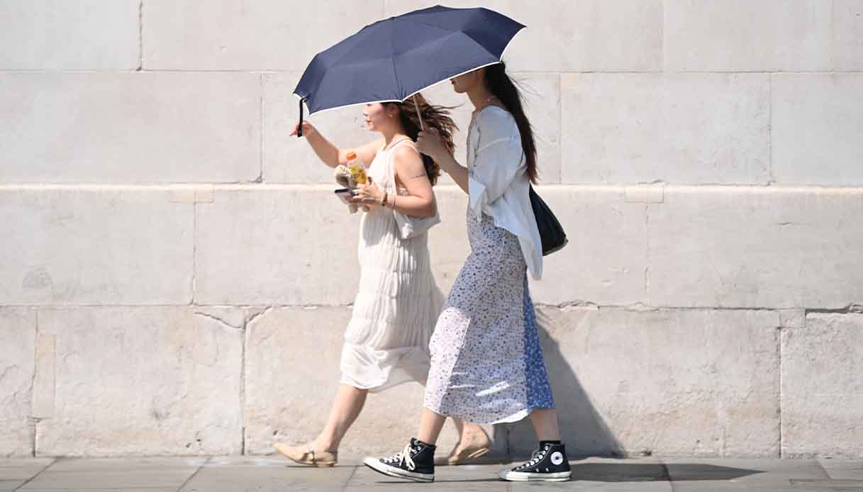 Apocalisse4800 scioglie l'Italia: le città da bollino rosso nel weekend, in testa una drammatica sorpresa Apocalisse4800 scioglie l'Italia: le città da bollino rosso nel weekend, in testa una drammatica sorpresa