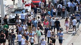 Covid, aumentano contagi e polmoniti: a causa di Omicron 5 rispunta l'ipotesi lockdown