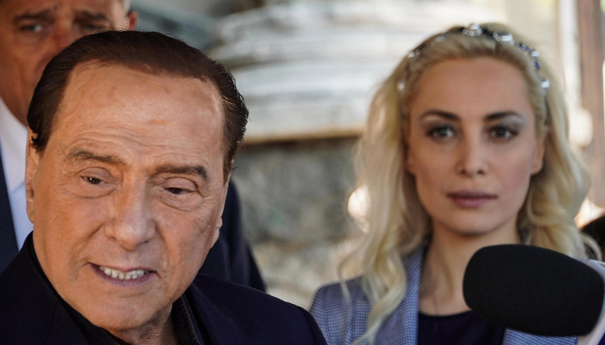 Calenda duro contro Berlusconi, interviene Marta Fascina: botta e risposta