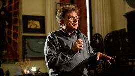 Rooney v. Estación de gasolina y diésel: Periodista invoca conspiración de combustible