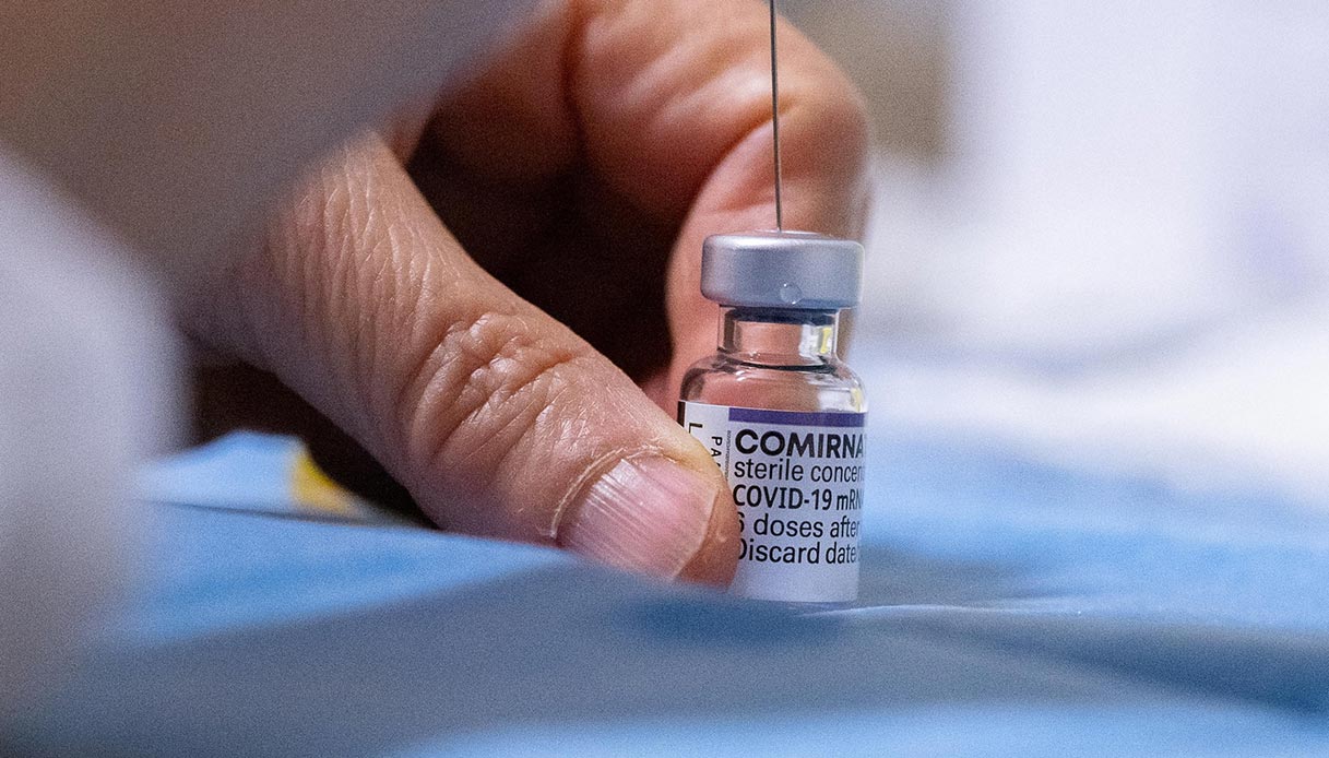 Guerra dei vaccini Covid, Moderna denuncia Pfizer e BioNTech: cosa è emerso sui brevetti e cosa succede adesso