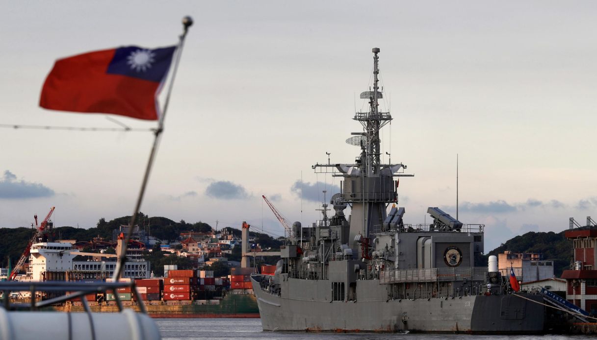 Tensione con la Cina, Taiwan si prepara alla guerra: vi alle esercitazioni "a fuoco vivo", i possibili scenari
